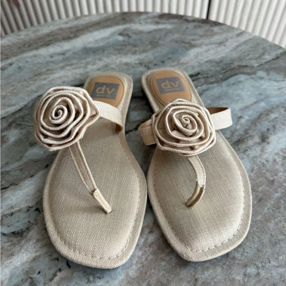 DV by Dolce Vita Cream Rosette Sandals Thong Floral Slide Size 7.5 Rose-Accent
